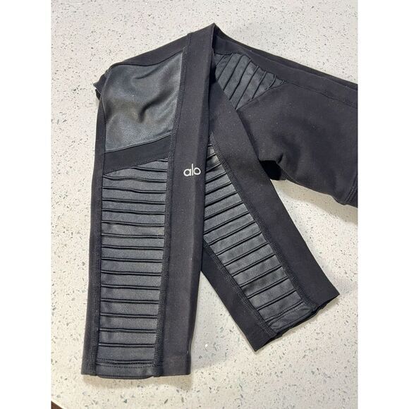 Alo Yoga High Waist Moto Leggings Black Small 25"‎ - Picture 6 of 7